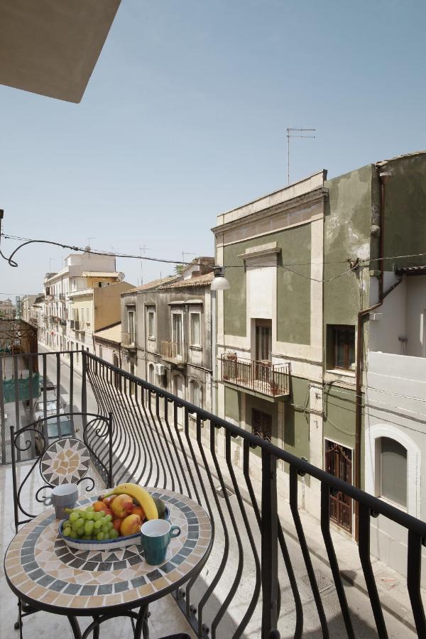 Le Bain Suite - Accanto Al Mare Vicinissima A Ortigia E Al Teatro Syrakus Exterior foto