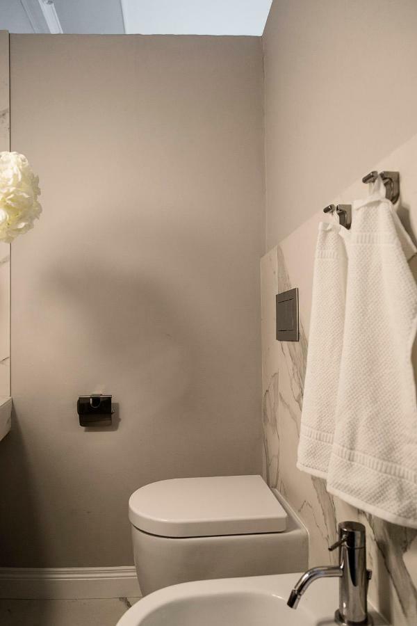 Le Bain Suite - Accanto Al Mare Vicinissima A Ortigia E Al Teatro Syrakus Exterior foto